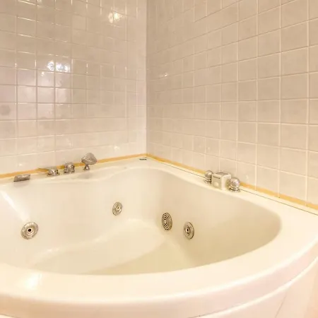 דירה Apartmentsgarda - Casa Raffaello גארדה